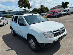 Weiß Gebraucht 2010 Dacia Duster Lauréate SUV | 5.700 € (Fairer Preis)