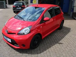 Rot Gebraucht 2012 Toyota Aygo Cool Kleinwagen | 4.900 € (Etwas zu teuer)