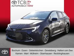 Blau Neu 2024 Toyota Corolla Team Limousine | 34.489 €
