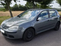 Grau Gebraucht 2004 VW Golf V Limousine | 1.450 € (Guter Preis)