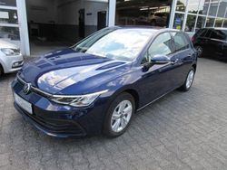 Atlantic blue metallic Gebraucht 2022 VW Golf VIII Life Limousine | 21.988 € (Fairer Preis)