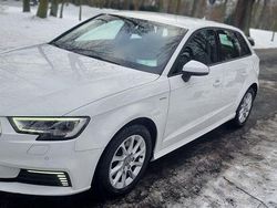 Weiß Gebraucht 2016 Audi e-tron Design SUV | 14.950 € (Guter Preis)