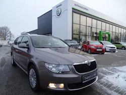 Violett metallic Gebraucht 2010 Skoda Superb Elegance Kombi | 14.900 €