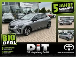Grau Gebraucht 2024 Renault Clio V Limousine | 20.490 € (Fairer Preis)
