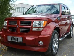 Rot Gebraucht 2007 Dodge Nitro SUV | 13.990 €