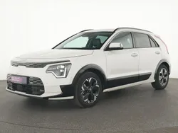 Schneeweiss Gebraucht 2022 Kia e-Niro Spirit SUV | 25.174 € (Fairer Preis)