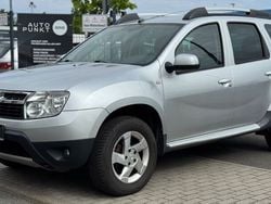 Grau Gebraucht 2011 Dacia Duster Prestige SUV | 6.699 € (Fairer Preis)