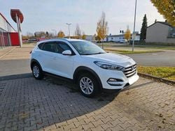 Weiß Gebraucht 2016 Hyundai Tucson Classic SUV | 13.650 € (Fairer Preis)