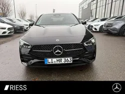 Metalliclack kosmosschwarz Gebraucht 2025 Mercedes CLA220 AMG Limousine | 42.800 € (Etwas zu teuer)