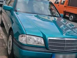Grün Gebraucht 1996 Mercedes C180 Kombi | 3.500 €