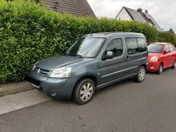 Grau Gebraucht 2005 Citroën Berlingo Van / Kleinbus | 6.500 €