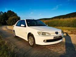 Weiß Gebraucht 2000 Peugeot 306 Limousine | 1.490 €
