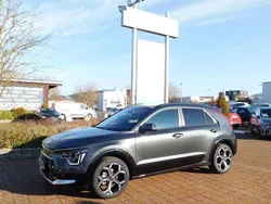 Interstellar grau metallic Neu 2024 Kia Niro Spirit SUV | 34.390 € (Fairer Preis)