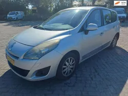 Grau Gebraucht 2009 Renault Grand Scénic III Expression Van / Kleinbus | 2.300 €