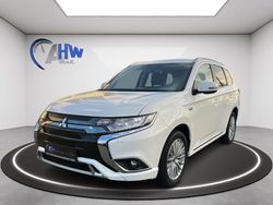 Weiß Gebraucht 2020 Mitsubishi Outlander P-HEV SUV | 29.970 € (Teuer)