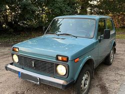 Blau Gebraucht 2006 Lada niva SUV | 4.500 € (Fairer Preis)