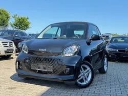 Schwarz Gebraucht 2021 Smart ForTwo Electric Drive Kleinwagen | 8.650 € (Superpreis)