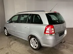Grau Gebraucht 2007 Opel Zafira Edition Van / Kleinbus | 1.299 € (Fairer Preis)