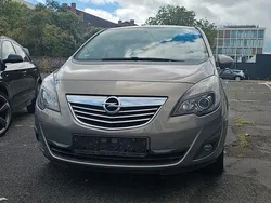 Braun Gebraucht 2010 Opel Meriva Innovation Van / Kleinbus | 1.900 €