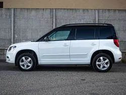 Weiß Gebraucht 2015 Skoda Yeti Active SUV | 8.400 € (Fairer Preis)