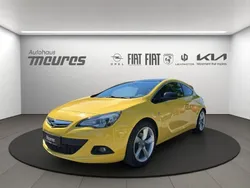 Gelb Gebraucht 2018 Opel Astra GTC Limousine | 14.988 € (Teuer)