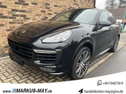 Tiefschwarzmetallic Gebraucht 2017 Porsche Cayenne Turbo Chrono SUV | 39.999 € (Teuer)