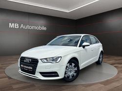 Weiß Gebraucht 2013 Audi A3 Attraction Limousine | 7.999 € (Fairer Preis)