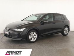 Grenadillschwarz Gebraucht 2025 VW Golf VIII Life Limousine | 28.364 € (Guter Preis)