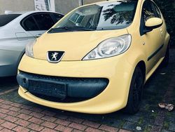 Gelb Gebraucht 2008 Peugeot 107 Kleinwagen | 999 € (Guter Preis)