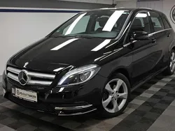Schwarz Gebraucht 2013 Mercedes B200 Van / Kleinbus | 14.980 € (Fairer Preis)
