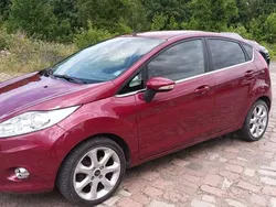 Violett Gebraucht 2010 Ford Fiesta Ghia Kleinwagen | 3.750 € (Fairer Preis)
