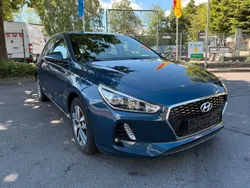Blau Gebraucht 2017 Hyundai i30 Limousine | 12.990 € (Guter Preis)