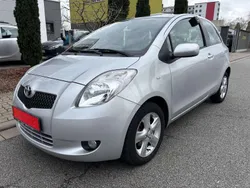 Silver mica metallic Gebraucht 2006 Toyota Yaris Executive Kleinwagen | 2.100 € (Guter Preis)
