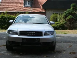 Silber Gebraucht 2001 Audi A4 Limousine | 2.699 € (Etwas zu teuer)