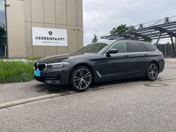 Grau Gebraucht 2020 BMW 520 Kombi | 26.900 € (Superpreis)