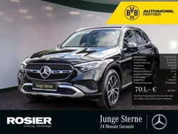 Schwarz / obsidianschwarz (metallic) Gebraucht 2024 Mercedes GLC200 Avantgarde SUV | 49.480 € (Superpreis)
