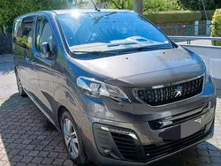 Grau Gebraucht 2021 Peugeot e-Traveller Van / Kleinbus | 24.900 €