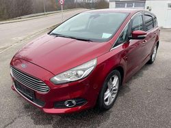 Rubyrot (metallic) Gebraucht 2015 Ford S-MAX Titanium Van / Kleinbus | 13.800 € (Fairer Preis)
