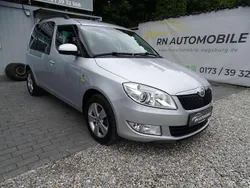 Brilliantsilber Gebraucht 2013 Skoda Roomster Fresh Kombi | 10.990 € (Teuer)
