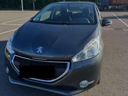 Grau Gebraucht 2013 Peugeot 208 Active Kleinwagen | 5.500 € (Fairer Preis)