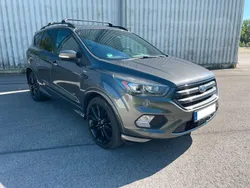 Grau Gebraucht 2017 Ford Kuga ST-Line SUV | 15.890 € (Fairer Preis)