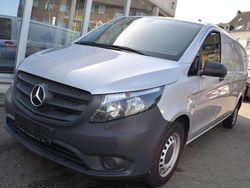 Brillantsilber metallic Gebraucht 2019 Mercedes Vito Van / Kleinbus | 17.950 € (Fairer Preis)