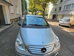 Silber Gebraucht 2006 Mercedes B200 Van / Kleinbus | 4.800 €