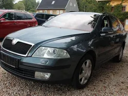 Grau Gebraucht 2005 Skoda Octavia Kombi | 2.700 € (Fairer Preis)