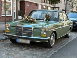 Grün Gebraucht 1972 Mercedes W115 Limousine | 12.500 €