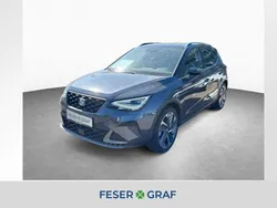 Magnetic grau metallic / midnight schwarz metallic Gebraucht 2024 Seat Arona FR SUV | 22.940 € (Fairer Preis)