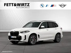 Mineralweiss metallic Gebraucht 2025 BMW X5 M Sport SUV | 94.990 € (Superpreis)