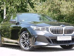 Black sapphire metallic Gebraucht 2024 BMW 520 M Sport Limousine | 47.490 € (Fairer Preis)