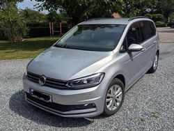 Grau Gebraucht 2018 VW Touran Comfortline Van / Kleinbus | 16.600 € (Fairer Preis)