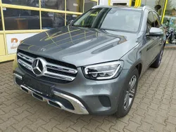 Grau Gebraucht 2020 Mercedes GLC300 SUV | 39.850 € (Fairer Preis)